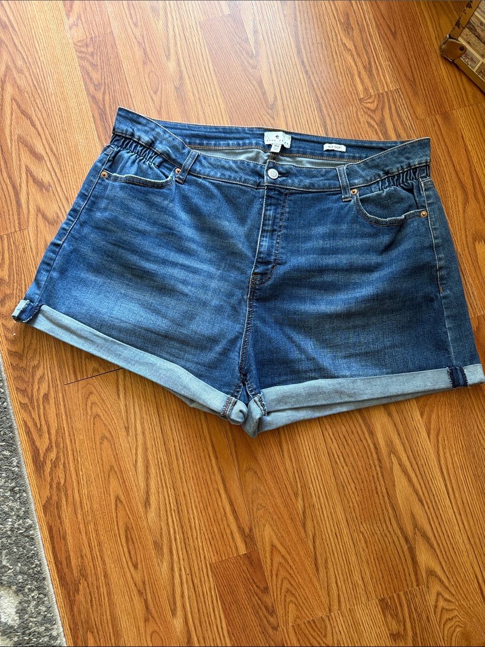 True Craft Women's Rolled Hem Denim Shorts - Blue